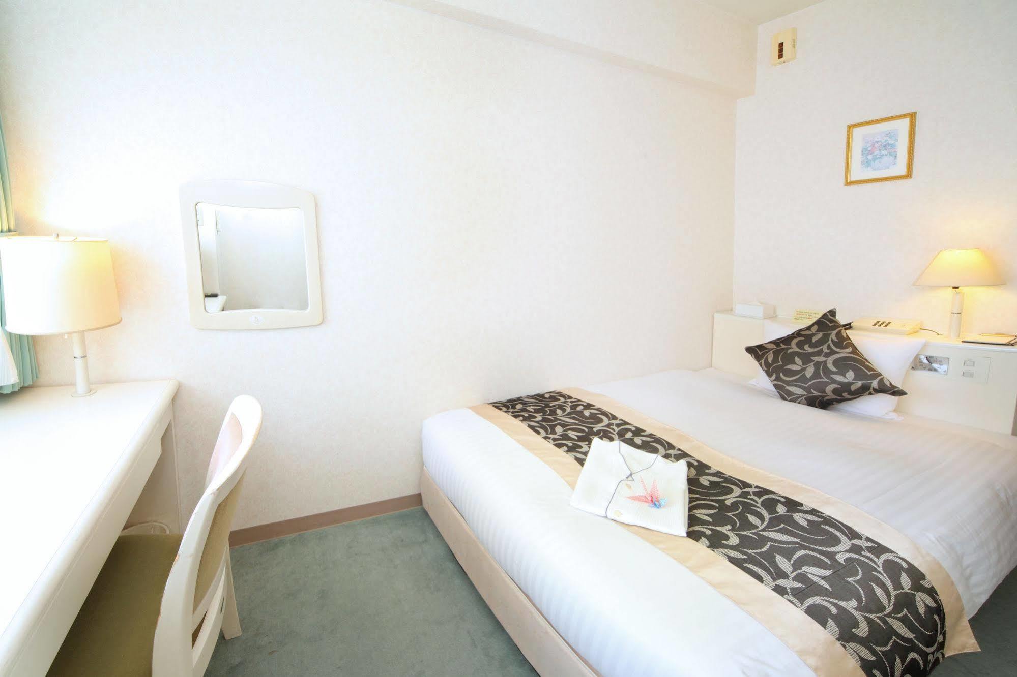 Hotel Chatelet Inn Kyoto Exterior photo